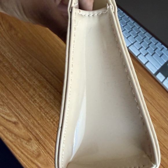 YSL Beaute Cosmetic Pouch - Picture 4 of 7